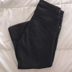 Forever 21 size 6 black skinny work pants.